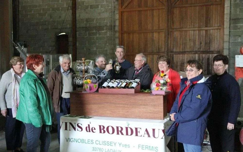 Accueil amical autour d’une dégustation de vins