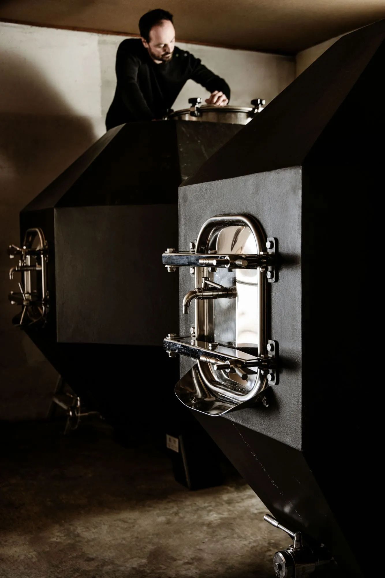 Cuve diamant chez Chateau Penin pour une élevage fin