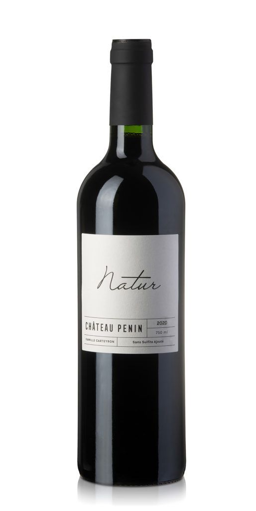 La pureté du fruit avec un jolie grain de tanin en final qui donne de la longueur au vin - 93 Decanter