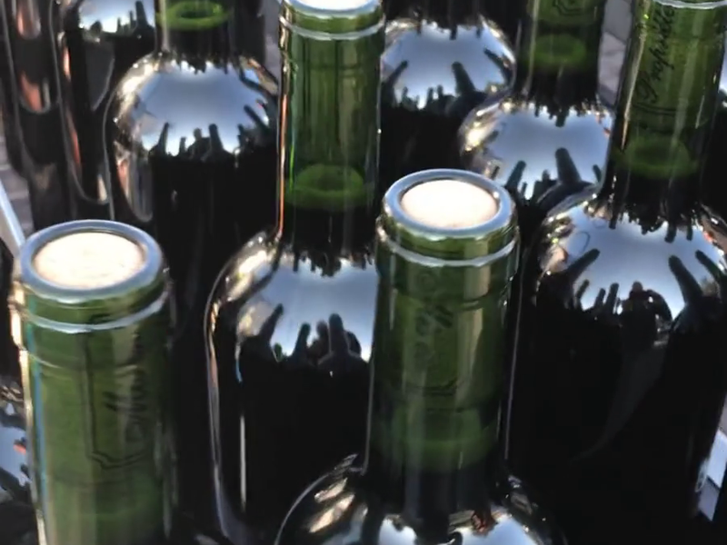 A fascinating carousel, that of bottling the wines from our 2017 vintage...