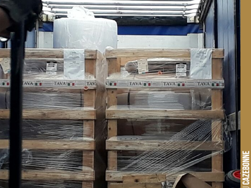 One by one, we are receiving the jars ordered for the ageing of the whites and reds of our single-vineyard cuvées.