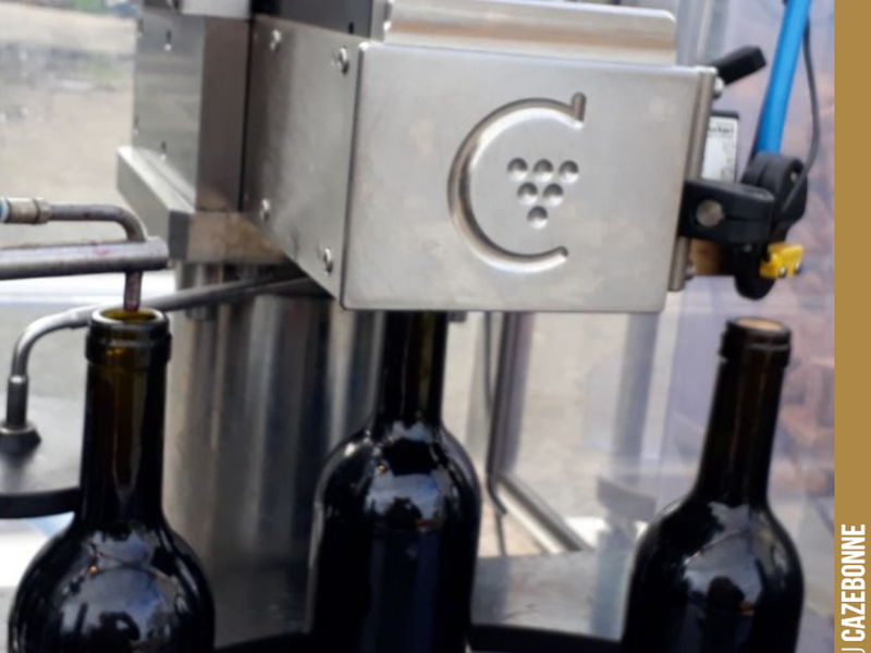 A busy bottling day with our Entre amis blanc 2019, our single-vineyard reds Astéries de Darche (Merlot in amphora) and Galets de Cazebonne (Cabernet Sauvignon in amphora).
And it...