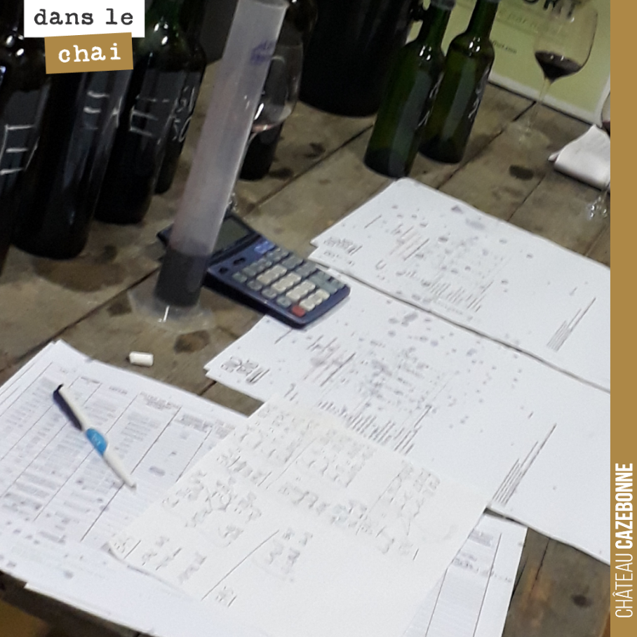 Tasting of all the batches and clever calculations to see how to blend ahead of our late June bottlings.
We are going to bottle the cuvée Entre amis rouge 2019.
As for the whites...