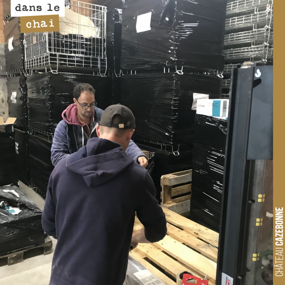 Benjamin and Aurelien are preparing the final orders. And after that, we are closing for the festive season.
A well-deserved rest.