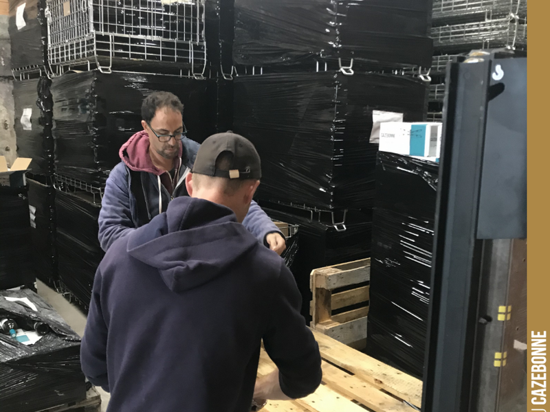 Benjamin and Aurelien are preparing the final orders. And after that, we are closing for the festive season.
A well-deserved rest.