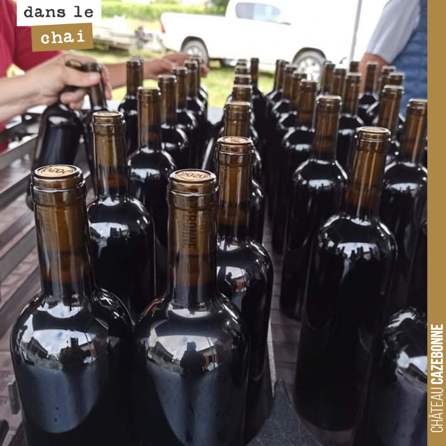 Today is bottling day. It is just as well; with this weather, it is hard to take the tractor out to work under the rows.
We are bottling our cuvée Entre amis ...