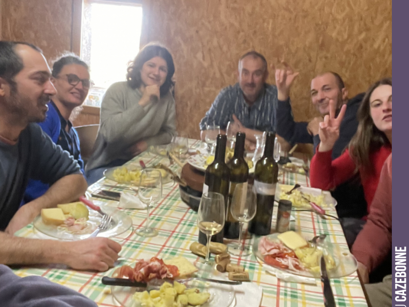 A well-deserved end-of-year meal with the team over a traditional raclette.
Important to take the time to unwind.
Also the opportunity to taste our 2022 vintage, freshly bot...